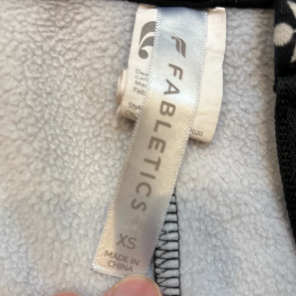 Fabletics Cozy Fleece Hooded Zip Up Onesie with Snowflakes Size XS - Picture 4 of 5